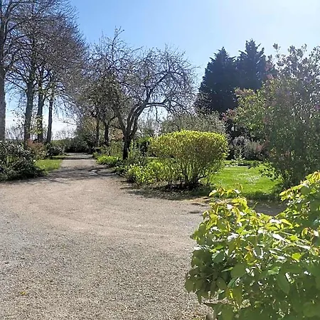 Domaine Les Marronniers 4* Merville